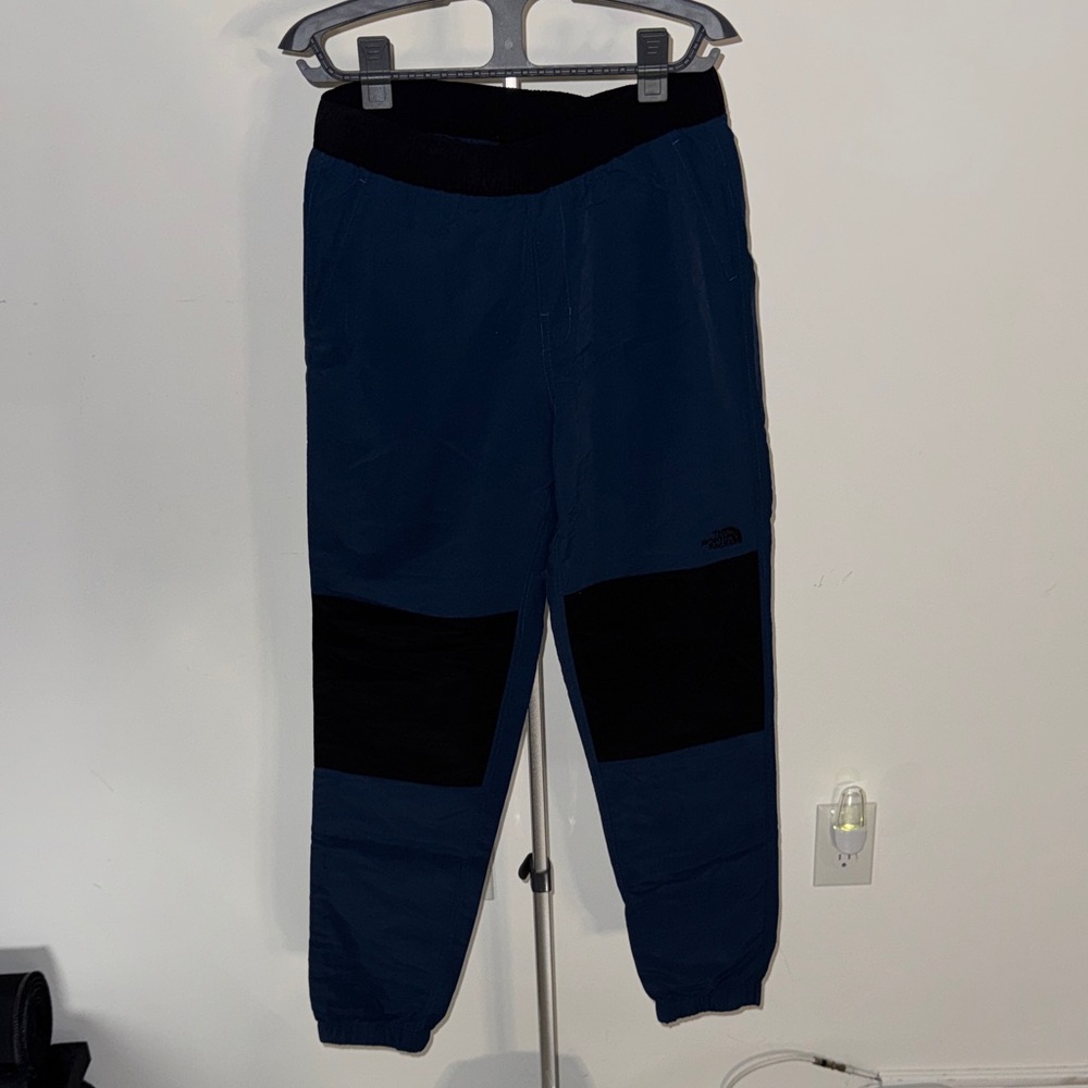 The North Face Women’s Active Pants
Size Small